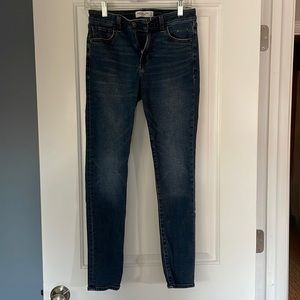 Abercrombie & Fitch mid-rise super skinny jean